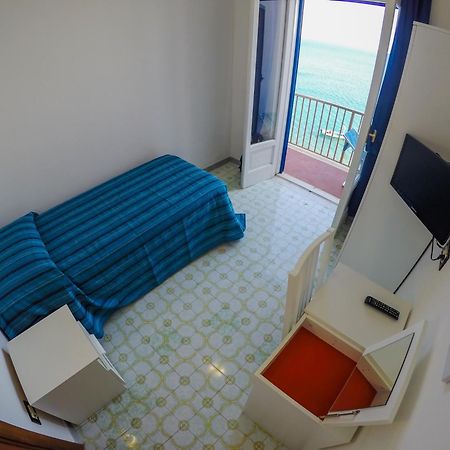 Hotel Regina Del Mare Barano dʼIschia Habitación foto