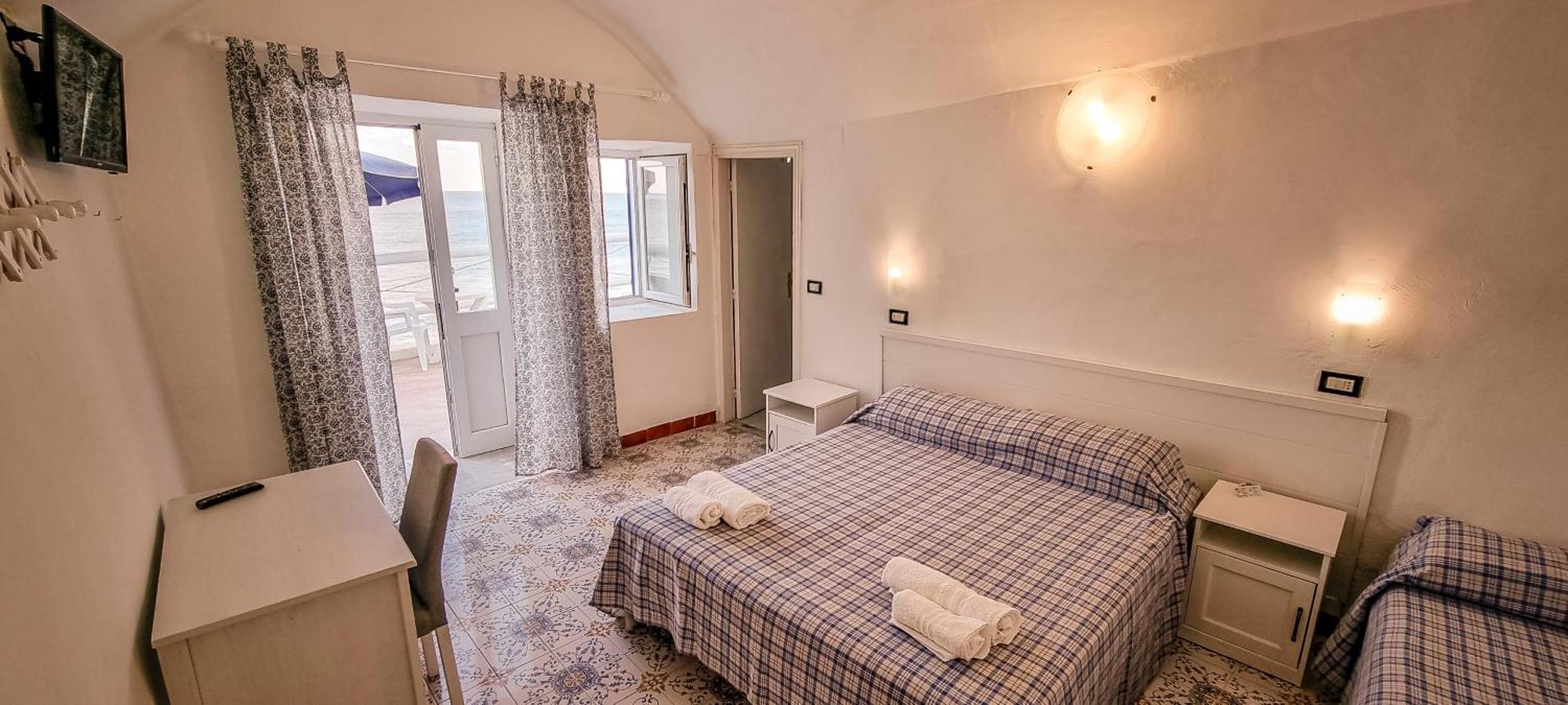 Hotel Regina Del Mare Barano dʼIschia Habitación foto