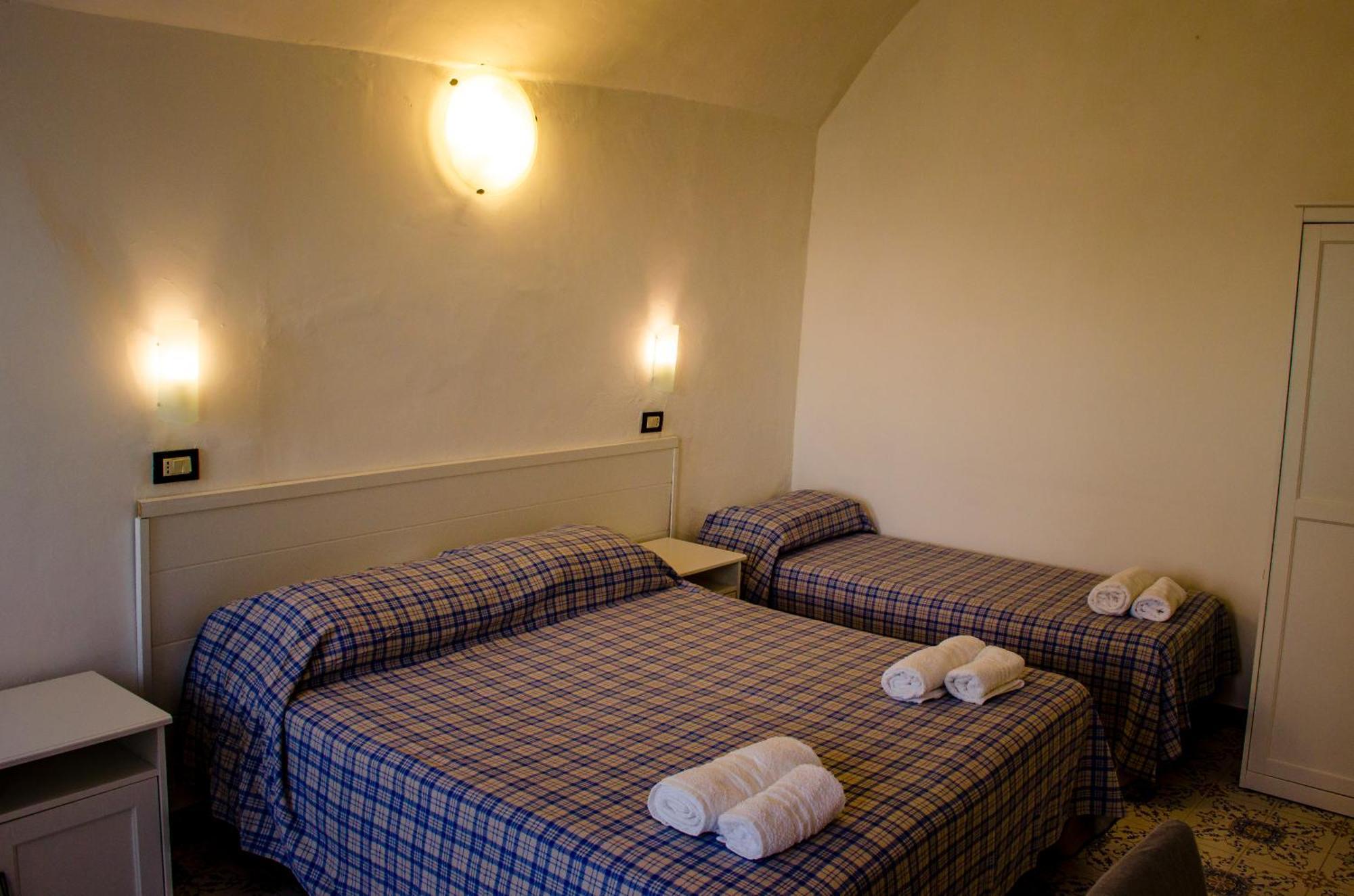 Hotel Regina Del Mare Barano dʼIschia Habitación foto